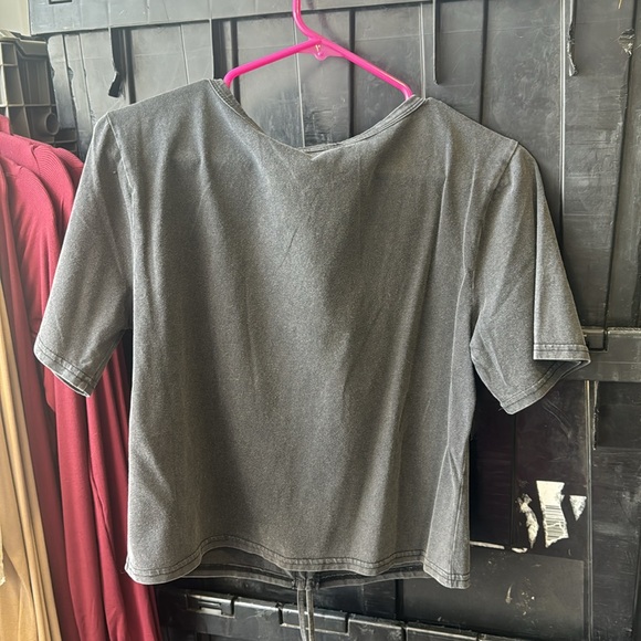 New studded cinch bottom top - Picture 4 of 7